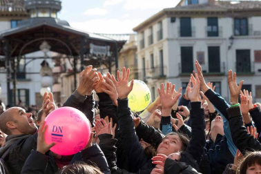 Imágenes de esta fiesta que se celebra el Sábado Santo en la plaza de los Fueros.