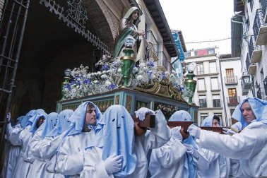 Imágenes de la procesión de Viernes Santo en Estella.