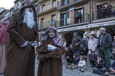 Imágenes de la procesión de Viernes Santo en Estella.