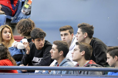 ¿Estuviste en el estadio durante el partido? Trata de encontrarte en la grada.