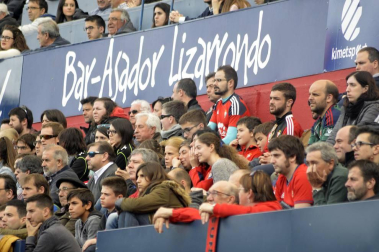¿Estuviste en el estadio durante el partido? Trata de encontrarte en la grada.