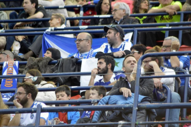 ¿Estuviste en el estadio durante el partido? Trata de encontrarte en la grada.