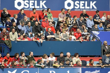 ¿Estuviste en el estadio durante el partido? Trata de encontrarte en la grada.