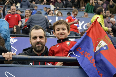 ¿Estuviste en el estadio durante el partido? Trata de encontrarte en la grada.