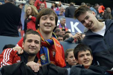 ¿Estuviste en el estadio durante el partido? Trata de encontrarte en la grada.