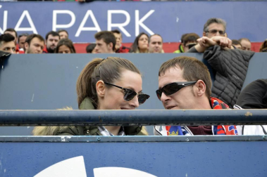 ¿Estuviste en el estadio durante el partido? Trata de encontrarte en la grada.