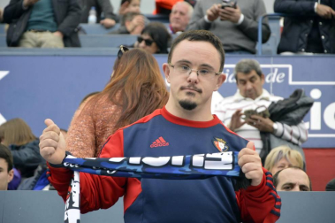 ¿Estuviste en el estadio durante el partido? Trata de encontrarte en la grada.