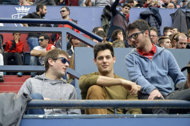 ¿Estuviste en el estadio durante el partido? Trata de encontrarte en la grada.