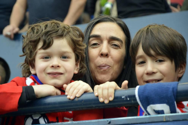 ¿Estuviste en el estadio durante el partido? Trata de encontrarte en la grada.