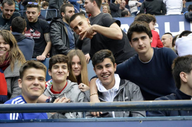 ¿Estuviste en el estadio durante el partido? Trata de encontrarte en la grada.