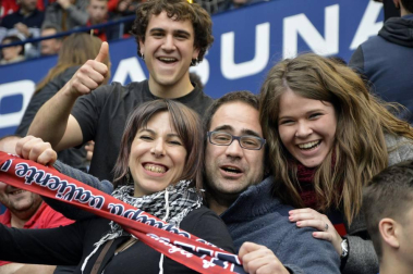 ¿Estuviste en el estadio durante el partido? Trata de encontrarte en la grada.