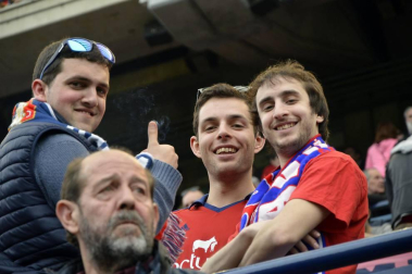 ¿Estuviste en el estadio durante el partido? Trata de encontrarte en la grada.