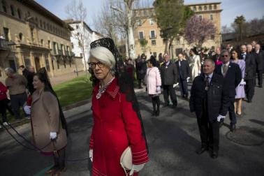 La procesión del Cristo Resucitado ha recorrido las calles de Pamplona por segundo año