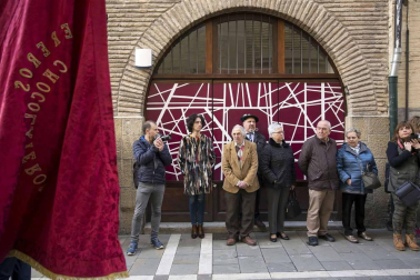 La procesión del Cristo Resucitado ha recorrido las calles de Pamplona por segundo año