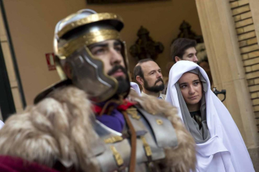 La procesión del Cristo Resucitado ha recorrido las calles de Pamplona por segundo año