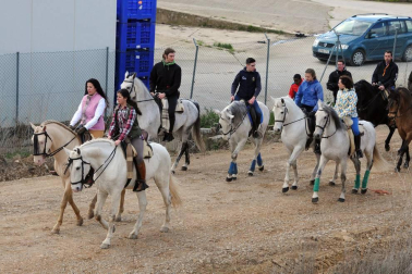 El 31 de marzo Murillo el Fruto celebró la antigua tradición de la trashumancia a caballo. Desde primera hora de la mañana los jinetes se acercaron hasta el hostal y, tras un almuerzo, salieron del pueblo para regresar a media mañana por la carretera de Ujué. Durante el día se celebró también un mercado de artesanía, una comida popular, un espectáculo de la escuela de sevillanas de Murillo, Santacara y Mélida y el concierto de un coro rociero.