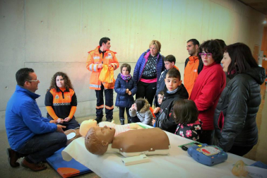Unas 240 personas participaron este sábado en un ensayo de un accidente de un autobús escolar con el objetivo de articular un Plan de Emergencias