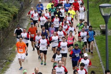 Imágenes de la 'VI Carrera de la Ciudadela-Desafío Empresas'