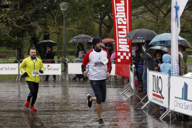 Imágenes de la 'VI Carrera de la Ciudadela-Desafío Empresas'