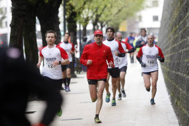 Imágenes de la 'VI Carrera de la Ciudadela-Desafío Empresas'