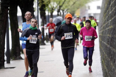 Imágenes de la 'VI Carrera de la Ciudadela-Desafío Empresas'