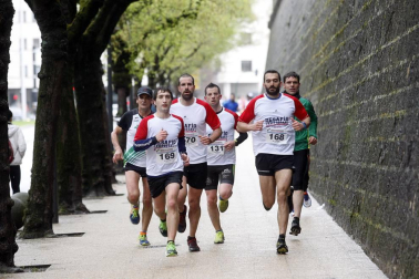 Imágenes de la 'VI Carrera de la Ciudadela-Desafío Empresas'