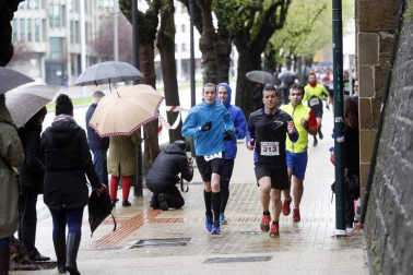 Imágenes de la 'VI Carrera de la Ciudadela-Desafío Empresas'
