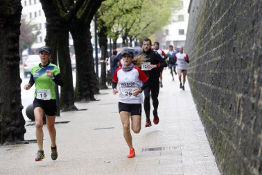 Imágenes de la 'VI Carrera de la Ciudadela-Desafío Empresas'