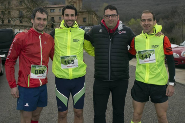 Los alrededores del Santuario de Codés, en Torralba del Río, sirvieron de punto de partida y llegada para el 8º Trail Sierra de Codés, que se celebró el sábado 7 de abril. Un recorrido de doce kilómetros y medio por caminos forestales por las laderas de la sierra y el pico Ioar. La prueba estuvo organizada por la Cofradía de Nuestra Señora de la Virgen de Codés y sirvió para recoger fondos para la Asociación Nacional de Hipertensión Pulmonar.