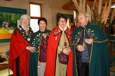 Villava vivió una nueva jornada festiva y gastronómica alrededor de la celebración de XIII Capítulo de la Cofradía del Relleno de Navarra. El acto principal fue el nombramiento de cuatro nuevo cofrades: Isabel Elizalde Arretxea, consejera del Gobierno de Navarra; Ignacio Idoate, del Restaurante Alhambra; Ion Bustamante,  árbitro internacional de balonmano; y José María Arrasate Olóriz, de panadería Arrasate.