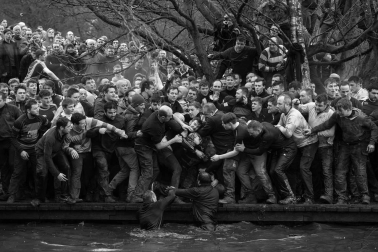 Imágenes galardonadas en las distintas categorías de los galardones de fotoperiodismo entregados este viernes 13 de abril.