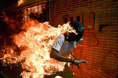 Imágenes galardonadas en las distintas categorías de los galardones de fotoperiodismo entregados este viernes 13 de abril.