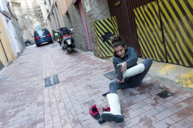 Las copiosas lluvias caídas en toda Navarra en los últimos días pusieron ayer en el punto de mira a los ríos navarros, que estuvieron en estado de alerta durante todo el día. Tras el desborde de los ríos Arga, Arakil, Ega y Aragón este jueves, para hoy el foco se centra en el Ebro, que a las cinco y veinte de la madrugada ha superado los 2.500 m³/s de caudal. A las ocho y media de la mañana, este río registra ya una altura de 7,73 metros y una traída de aguas de 2.644 m³/s.