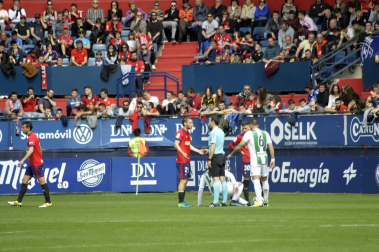Fotos de la primera parte del partido.
