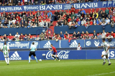 Fotos de la primera parte del partido.
