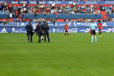 Fotos de la primera parte del partido.