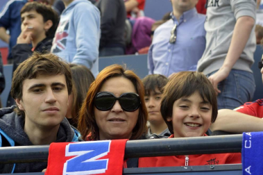 ¿Estuviste en el estadio durante el partido? Trata de encontrarte en la grada.