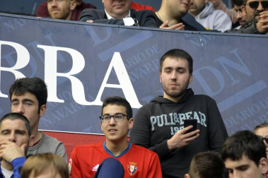 ¿Estuviste en el estadio durante el partido? Trata de encontrarte en la grada.