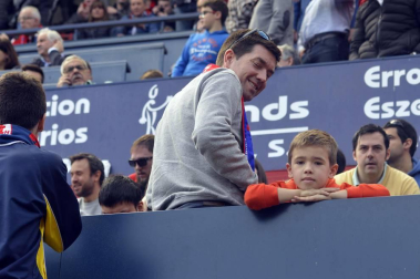 ¿Estuviste en el estadio durante el partido? Trata de encontrarte en la grada.