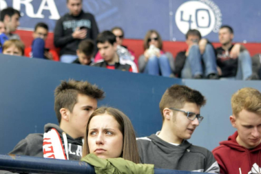 ¿Estuviste en el estadio durante el partido? Trata de encontrarte en la grada.