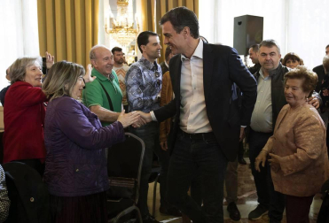 Pedro Sánchez lamenta que Navarra está “en una guerra de banderas”