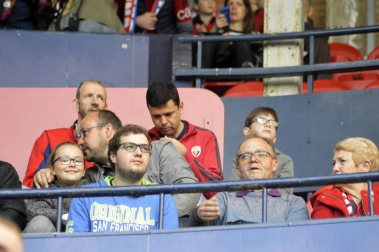 ¿Estuviste en el estadio durante el partido? Trata de encontrarte en la grada.