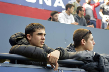 ¿Estuviste en el estadio durante el partido? Trata de encontrarte en la grada.