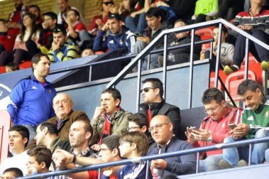 ¿Estuviste en el estadio durante el partido? Trata de encontrarte en la grada.