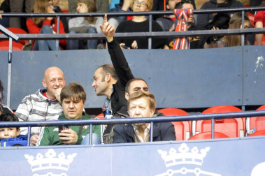 ¿Estuviste en el estadio durante el partido? Trata de encontrarte en la grada.