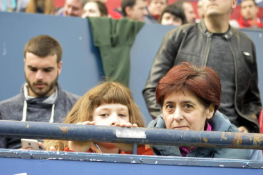 ¿Estuviste en el estadio durante el partido? Trata de encontrarte en la grada.