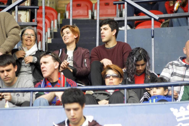 ¿Estuviste en el estadio durante el partido? Trata de encontrarte en la grada.