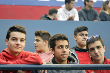 ¿Estuviste en el estadio durante el partido? Trata de encontrarte en la grada.