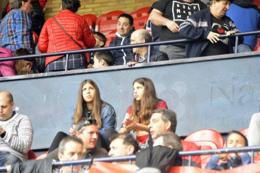 ¿Estuviste en el estadio durante el partido? Trata de encontrarte en la grada.