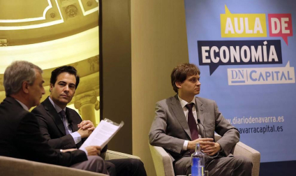 Un centenar de personas entre profesionales y directivos de diferentes ámbitos asistieron a la primera sesión del Aula de economía DN Capital, que estuvo protagonizada por Pablo Zalba, presidente del Instituto de Crédito Oficial (ICO).
